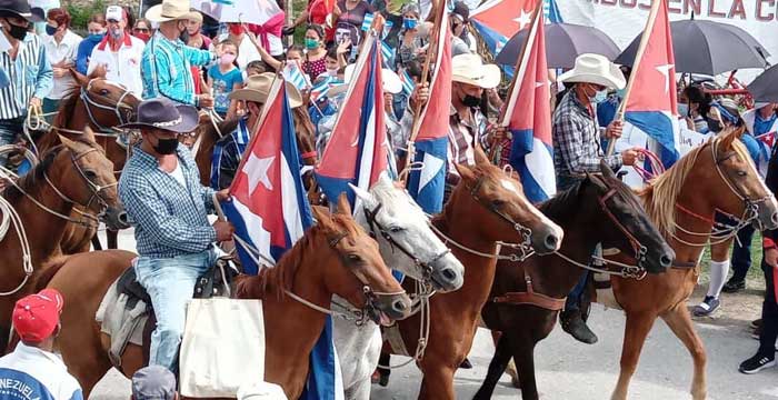 Pobladores del Consejo Popular de Venegas celebran desfile y acto patriótico-cultural por el Primero de Mayo