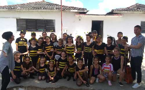 La Colmenita de Jarahueca acoge a cerca de 40 niños de la Escuela primaria Mariana Grajales.