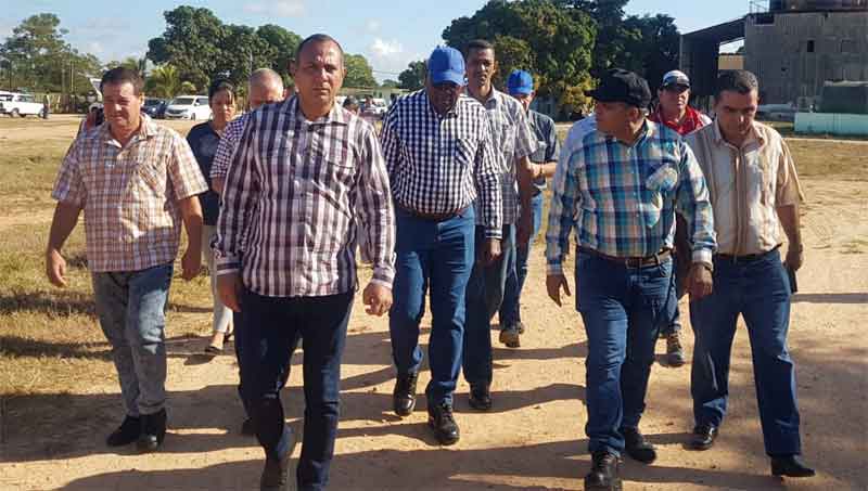 El miembro del Buró Político del Partido Comunista de Cuba y Vicepresidente de la República, Salvador Valdés Mesa, recorre este viernes diversos centros de la provincia 
